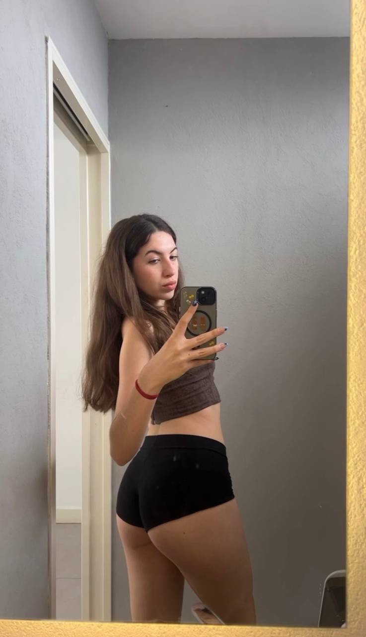 Amber in her underwear in Tangerang