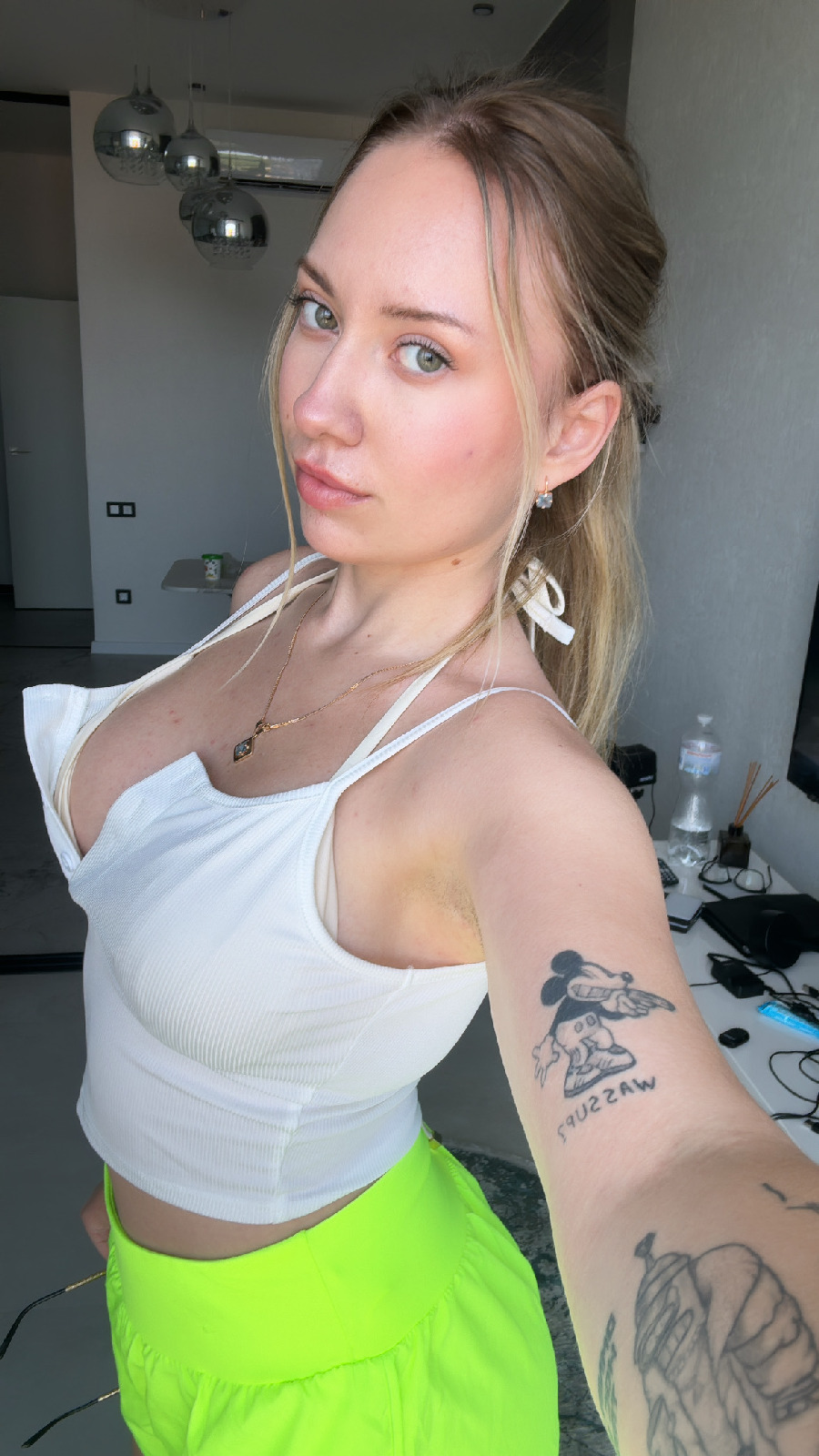 KateV in her underwear in Tangerang