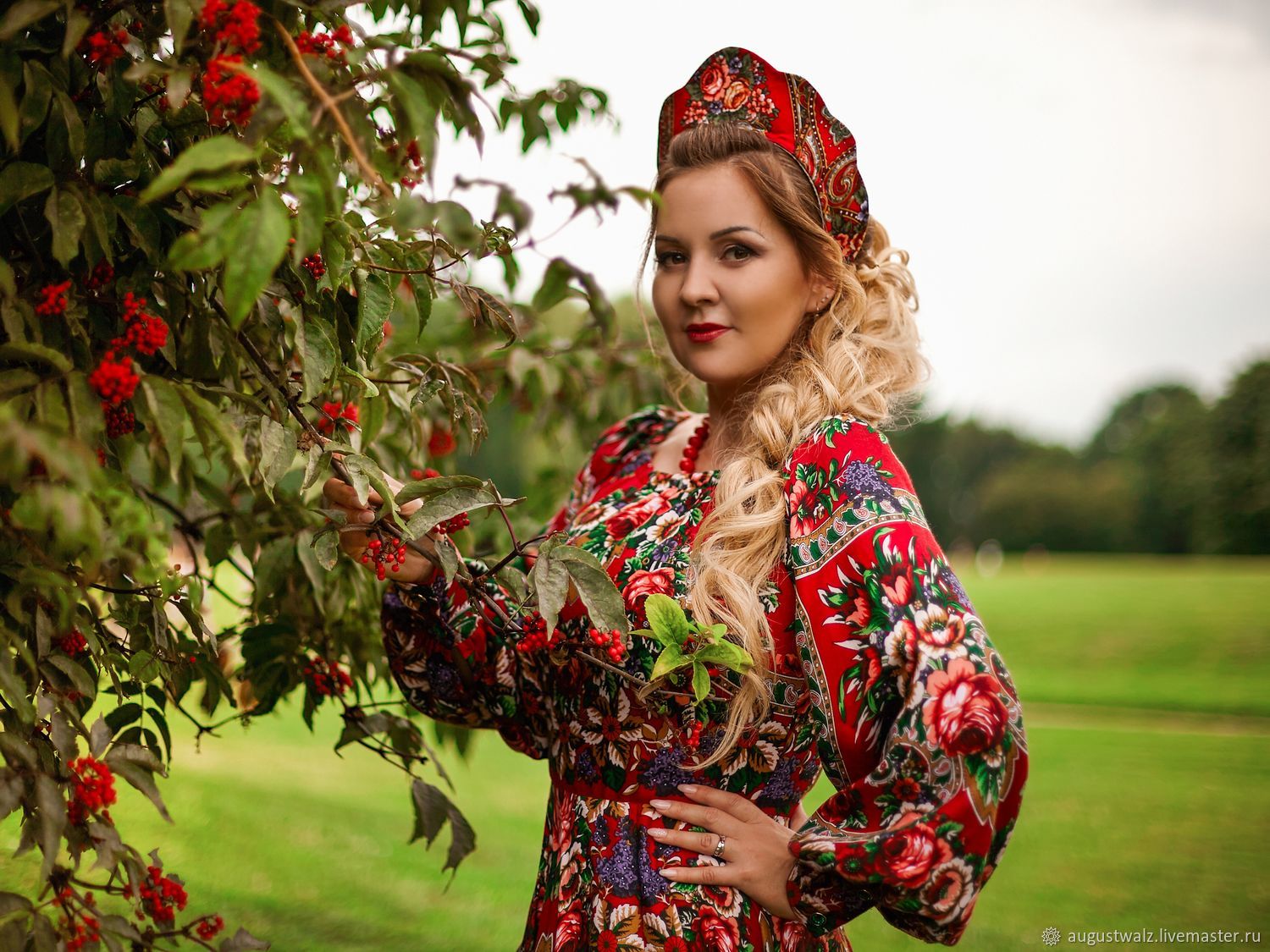 Women in Slavic costumes in Tangerang