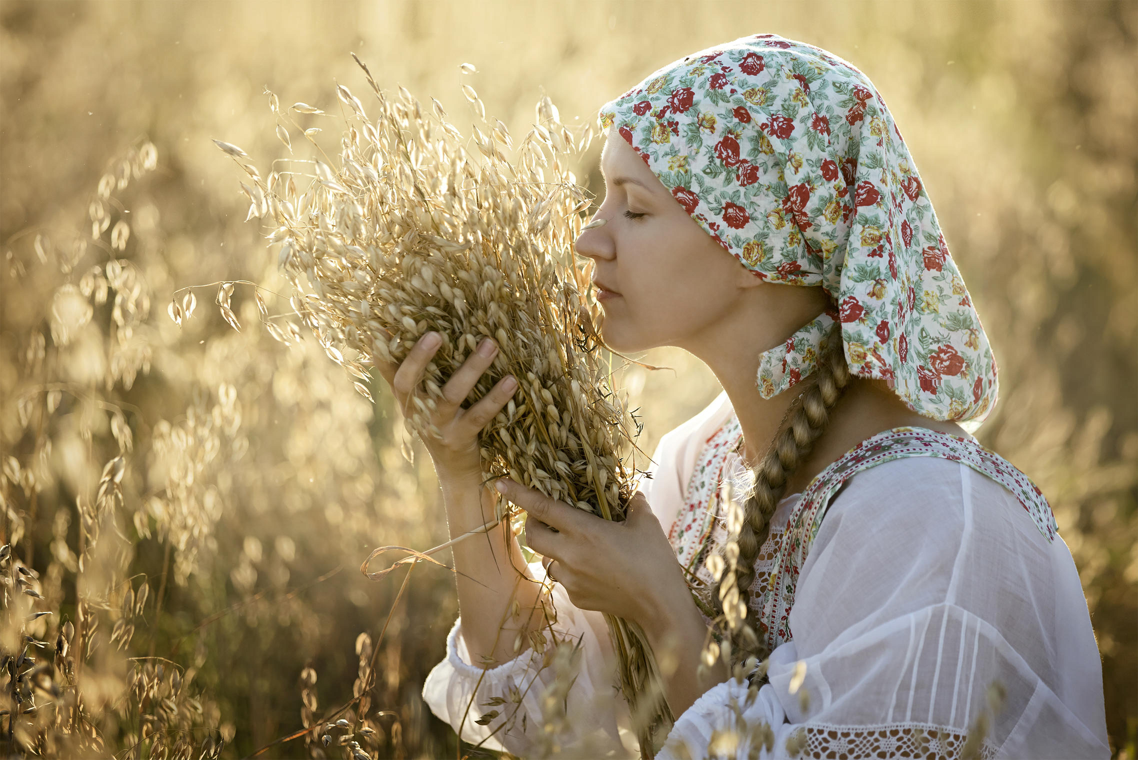 Photo Women in Slavic costumes in Tangerang