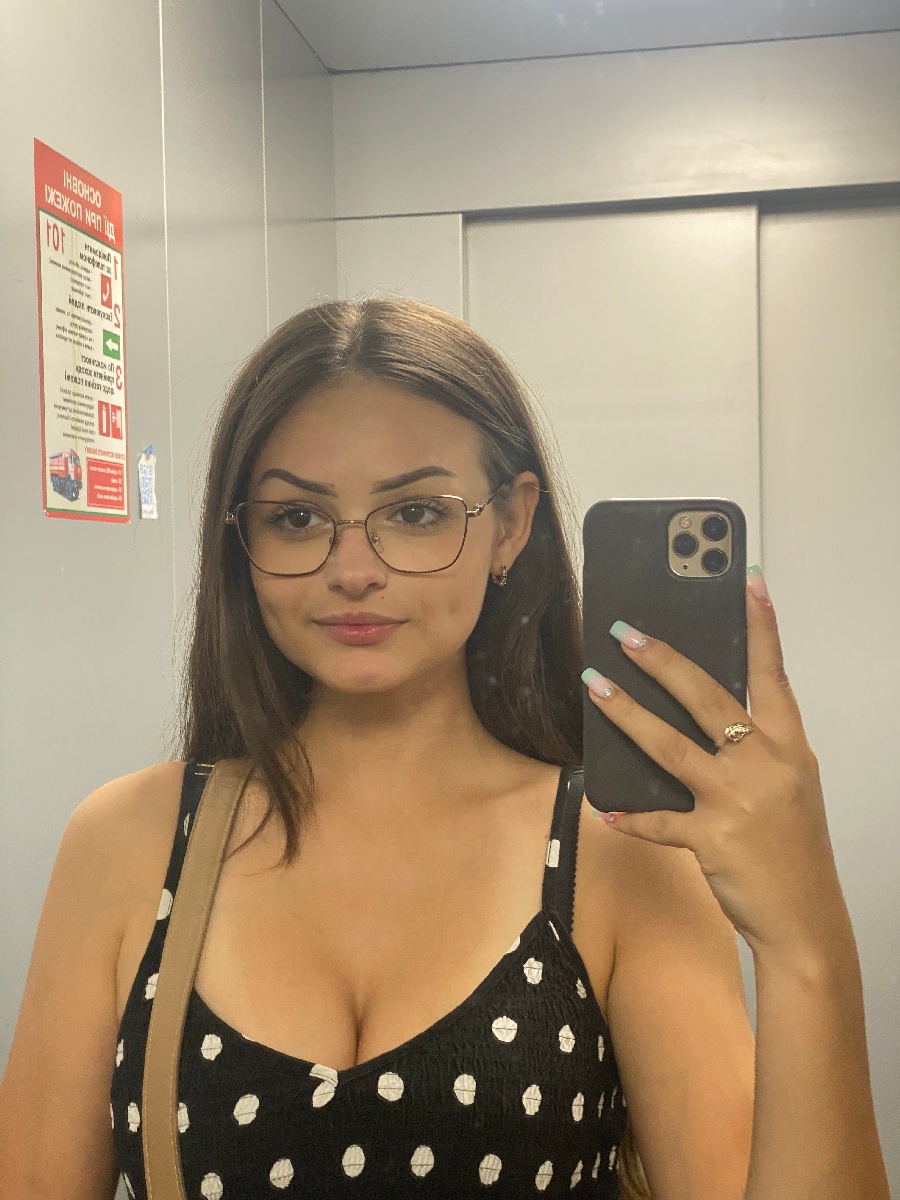 Sexy model Stacy in Tangerang