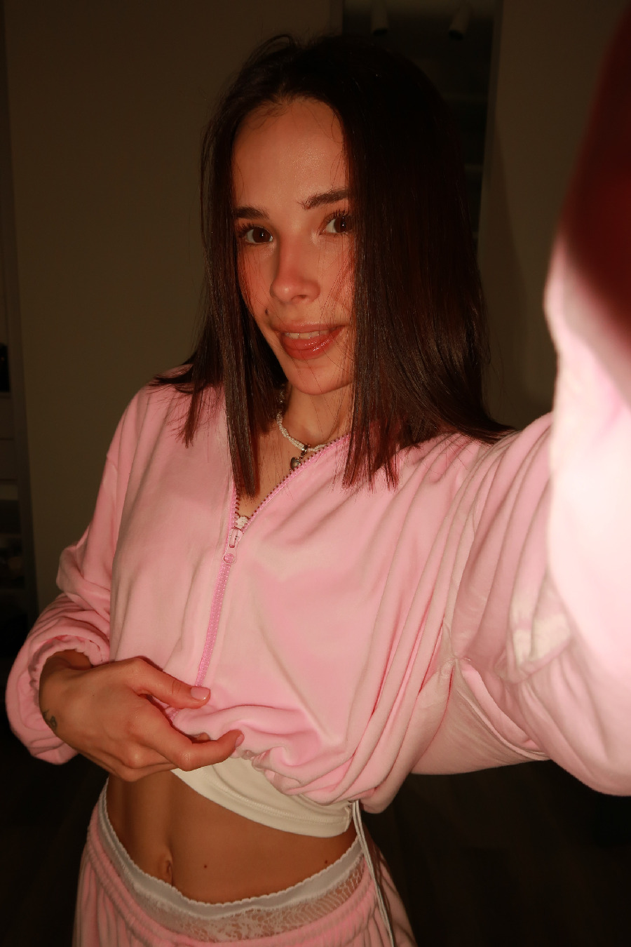 Tina brings the glow — live moments in Tangerang